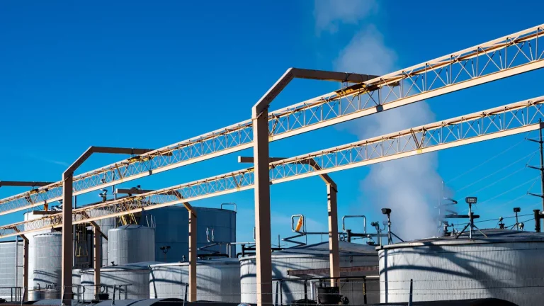 Exploring Advanced Anti-Corrosion Formulas for Long-Lasting Steel Protection in Pakistan