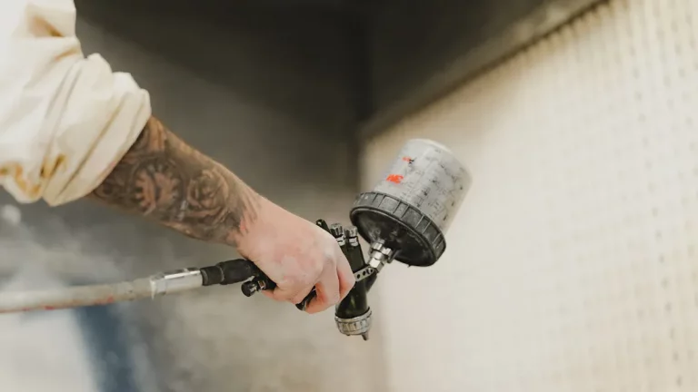 Cold Galvanizing Spray for Heavy-Duty Corrosion Control