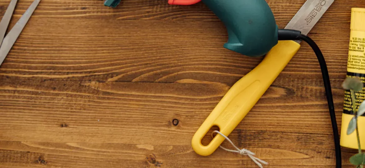 Choosing The Right Heat Gun For Industrial and Craft Applications